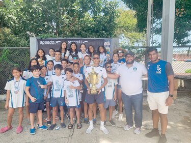 La Salle 2000 se llevó el provincial de natación capitalino