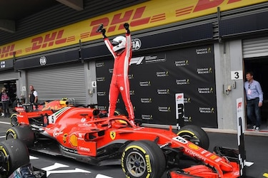 Vettel intenta seguir acercándose a Hamilton en la casa de Ferrari