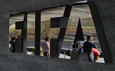 Principales patrocinadores de FIFA, en alerta por escándalo de corrupción