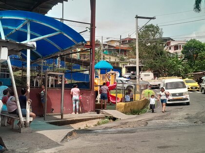 Padres de familia piden el regreso a las aulas, mientras los estudiantes exigen al Meduca y los gremios docente un diálogo