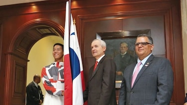 Delegación recibe bandera para Sudamericanos
