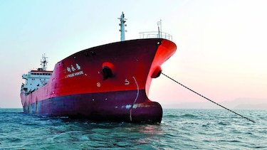 Capturan barco que llevaría petróleo a Pionyang