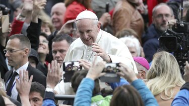 Papa Francisco se reúne con sobrevivientes de abusos en Irlanda