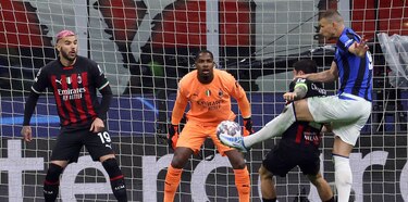 El Inter se acerca a la final tras superar 2-0 al AC Milan