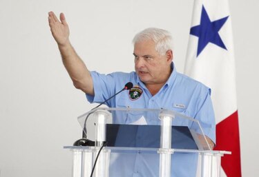 Martinelli pide a empresarios mantener precios tras alza salarial en Panamá