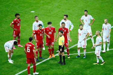 Empleado de selección iraní es hospitalizado tras anularse gol