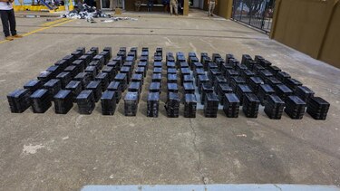 Aprehenden a tres nicaragüenses que viajaban en una lancha con 560 paquetes de droga