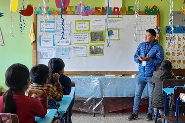 3,500 alumnos se forman en conservación ambiental en el área del lago Atitlán en Guatemala