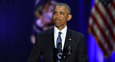 Obama llama a defender la democracia