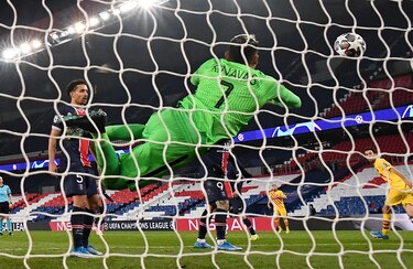 Caído ‘con honor’ en Europa, el Barcelona mira al futuro y a Messi