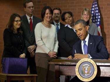 Obama firma ley de presupuesto