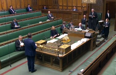 Diputados británicos aprueban acuerdo posbrexit por aplastante mayoría