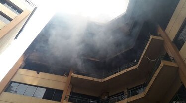 Dos muertos en incendio en torre de Ministerio de Hacienda de El Salvador