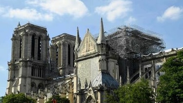 Arquitecto encargado de Notre-Dame pide reconstruir la aguja tal como era