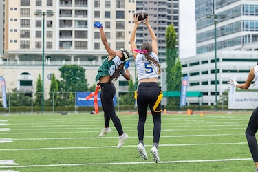 Owls, Kolts, Lions y Raiders mantienen paso firme en Kiwanis Football League