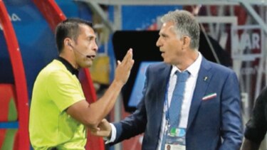 Técnico Queiroz compara el VAR con el embarazo