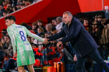 Hansi Flick renueva con el Barcelona hasta junio de 2027