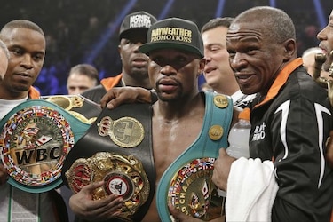 Una joyería demanda a Mayweather por un collar de diamantes