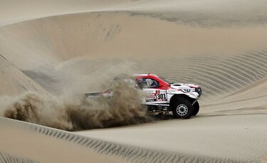 Al-Attiyah domina la novena etapa y se afianza en la general del Dakar