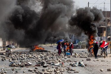 Enfrentamientos por protestas en la ciudad de Cuzco dejan más de 20 heridos