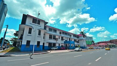 Evalúan demolición de centro educativo