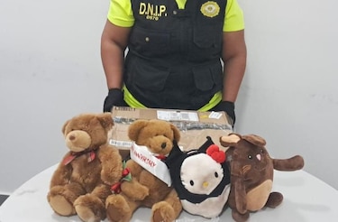Descubren droga oculta en osos de peluches procedentes de Estados Unidos