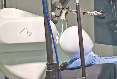 Musk afirma que Neuralink ya está lista para hacer un segundo implante de chip cerebral