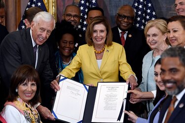 Congreso de Estados Unidos adopta la gran reforma de Biden sobre clima y salud