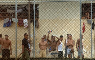 Tiroteo deja un muerto y dos heridos en cárcel La Joyita