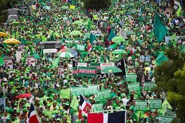 Miles de dominicanos exigen cárcel por sobornos de Odebrecht