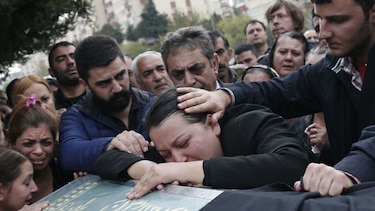 Turquía eleva las víctimas del atentado a 97