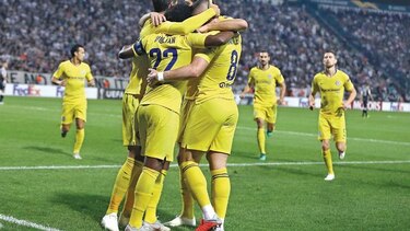 Favoritos comenzaron con sendas victorias