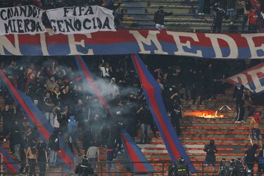 Cancelan el partido entre Independiente Medellín y Flamengo por desmanes en una tribuna