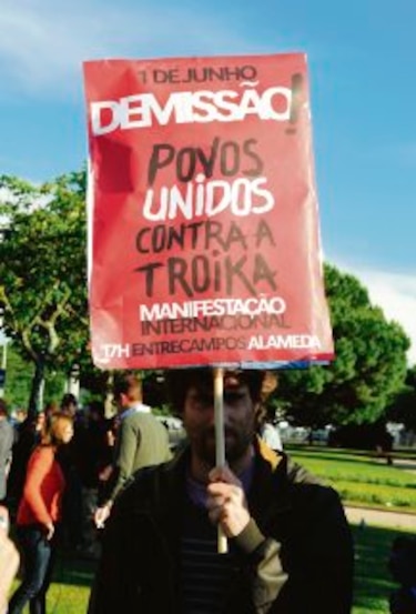 Aumentan semana laboral a funcionarios