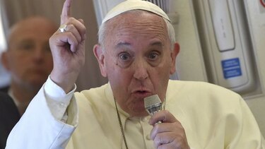 Papa dice que medios de comunicación modernos pueden impedir diálogo familiar