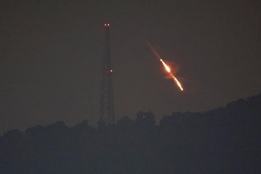Israel dice que Irán ha lanzado más de 200 drones, misiles de crucero y balísticos