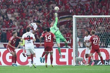 Tres goles de Harry Kane para el doblete del Bayern en Alemania