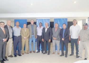 Ávila recibe homenaje por su exaltación al Salón de la Fama