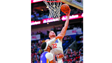 Pistons adquieren a Griffin en canje