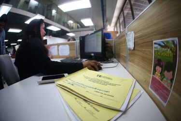Aumenta el respaldo de inscritos en partidos políticos a figuras independientes