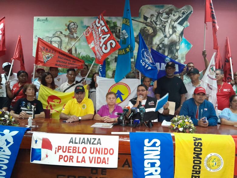 Ministra de Educación pide no afectar a los estudiantes, tras el anuncio de huelga 