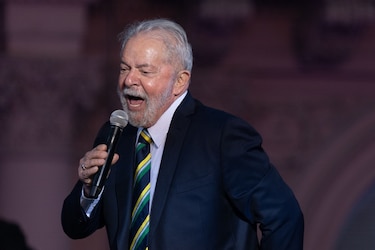 Expresidente Lula da Silva ganaría presidencia de Brasil en primera vuelta