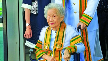Mujer se gradúa a los 91 años