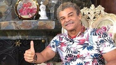 El legendario El Pibe Valderrama se corta la melena