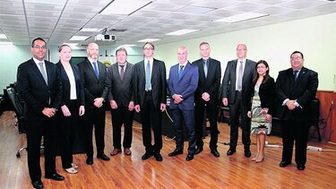 Fiscales examinan casos de blanqueo de capitales