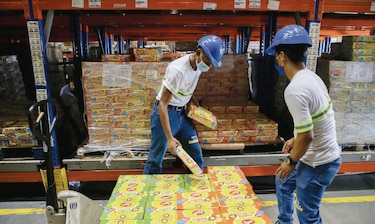 La  industria local ajusta su modelo de negocio 