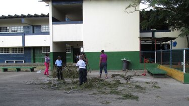 Vandalizan escuela en Colón