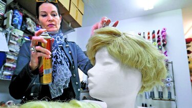 Gran demanda de pelucas de Trump para carnaval