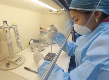 Hospitales privados aplican pruebas para detectar el virus