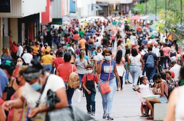 Cuidado al caminar o comprar; ladrones operan en grupos